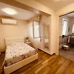 Affitta La Fenice Di Folli Lorella Puegnago
